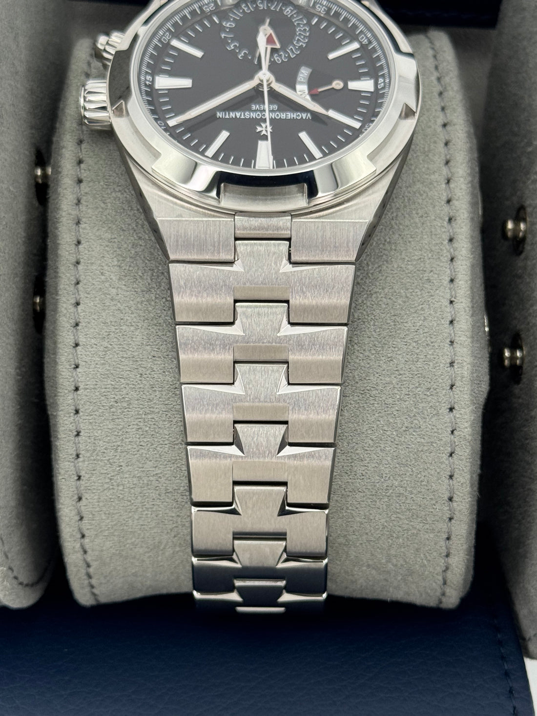 Vacheron Constantin Overseas 41mm 7920V Dual Time Black Dial