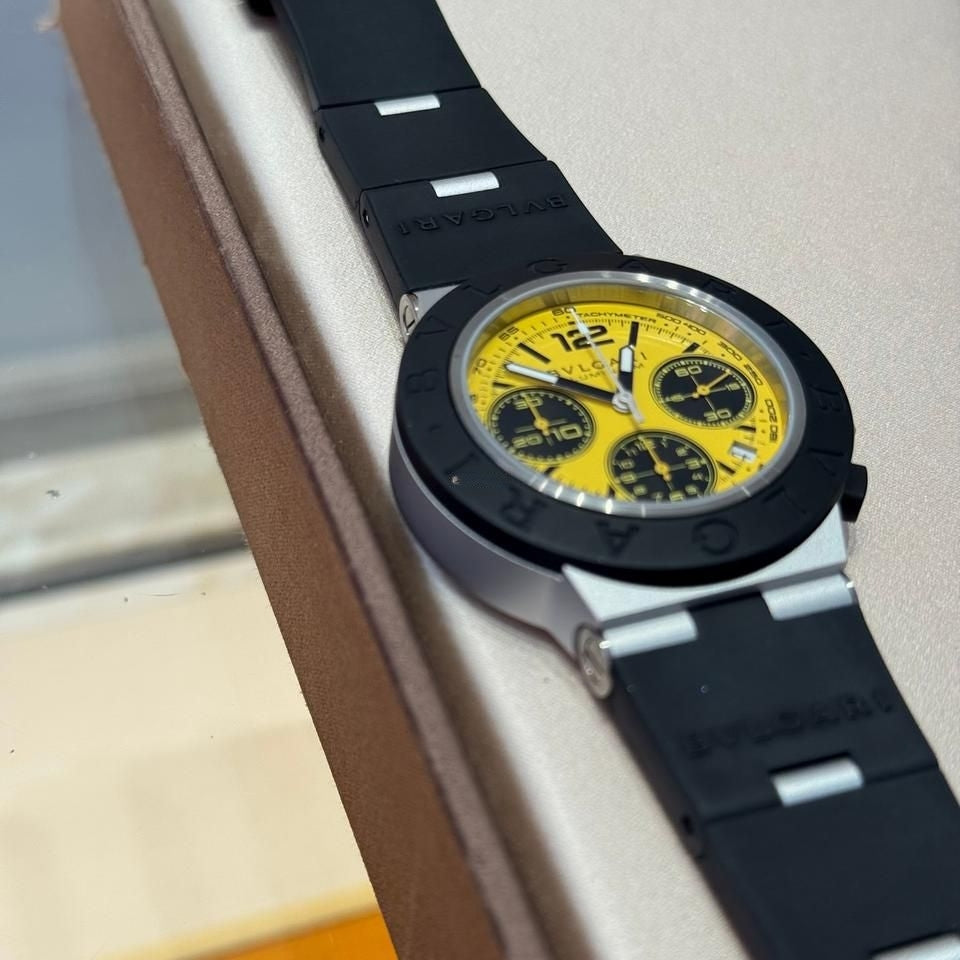 Bulgari
Aluminium Gran Turismo 41 mm