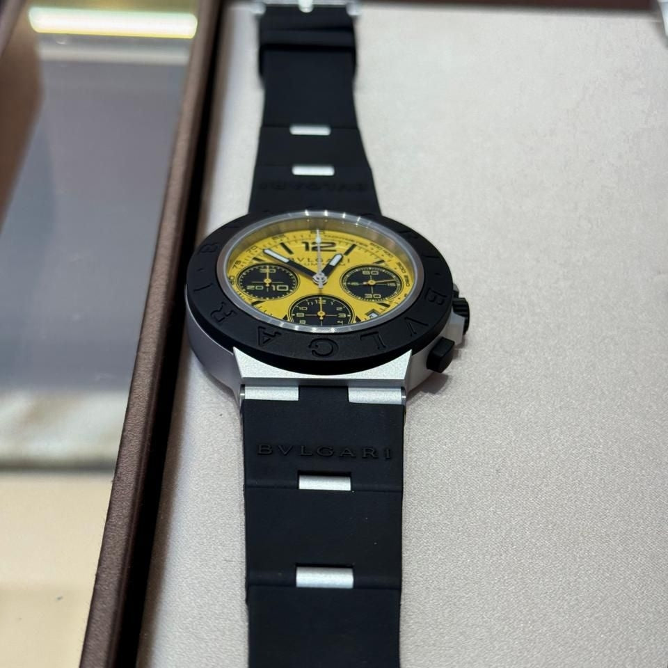 Bulgari
Aluminium Gran Turismo 41 mm
